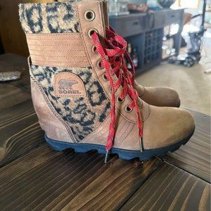 Sorel Lexie Faux Fur Wedge Boots Cognac Brown Leopard // Size 9.5